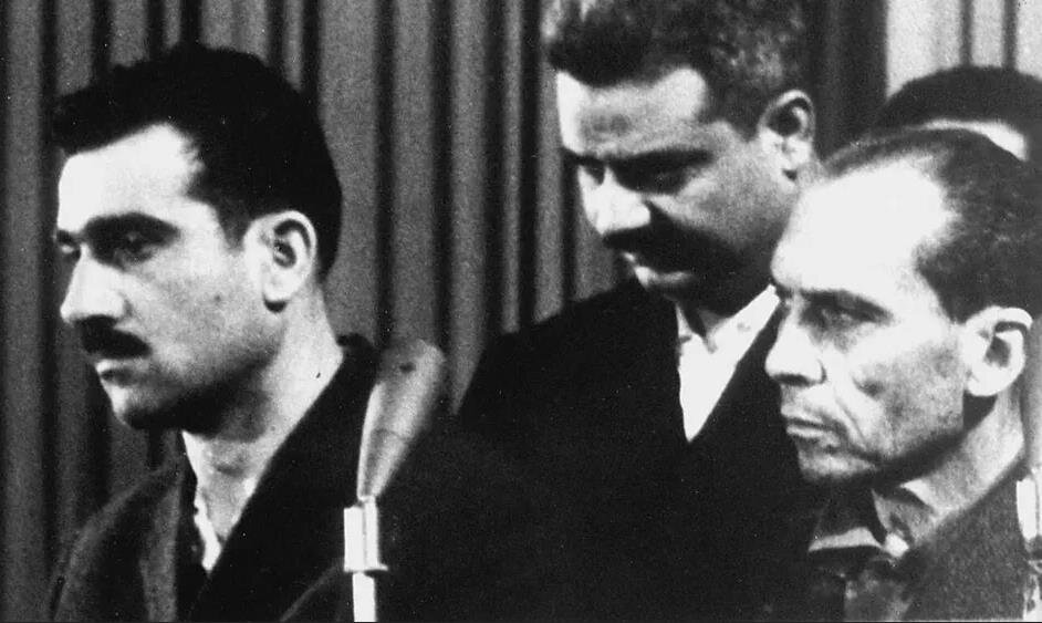 قوات تابعة للجولاني تسلم دولة الاحتلال الصهيونية أرشيف الجاسوس الإسرائيلي "إيلي كوهين"