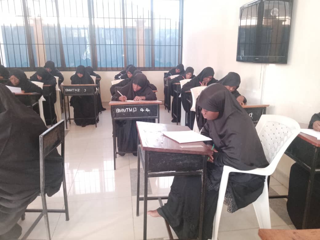 Wanafunzi wa Hawzat al-Zahraa (s.a) Waanza Mtihani wa Robo ya Pili - 2025