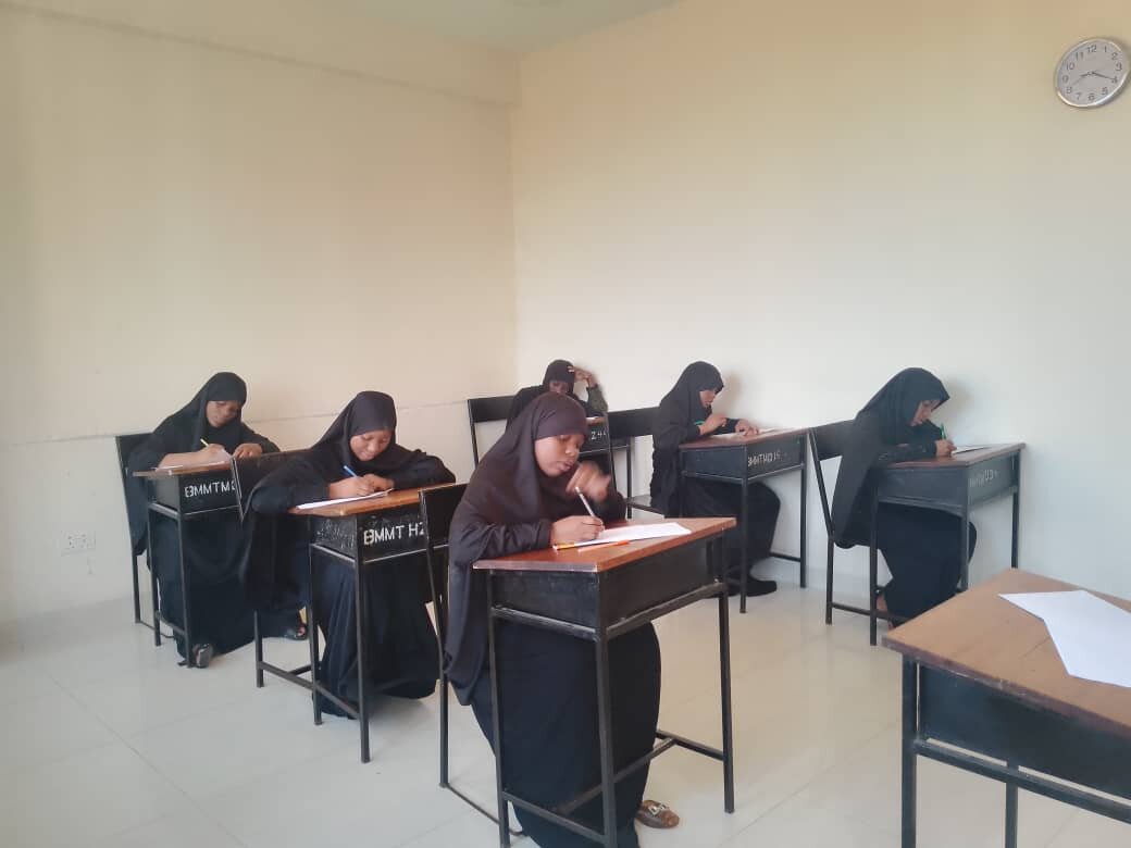 Wanafunzi wa Hawzat al-Zahraa (s.a) Waanza Mtihani wa Robo ya Pili - 2025