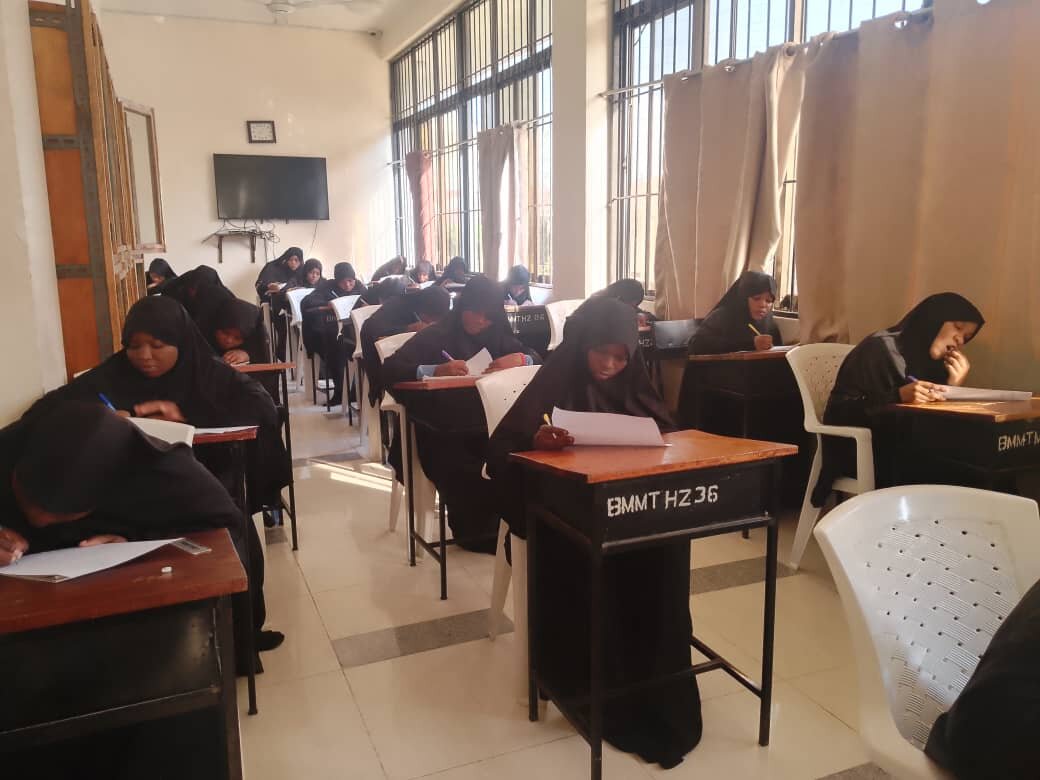 Wanafunzi wa Hawzat al-Zahraa (s.a) Waanza Mtihani wa Robo ya Pili - 2025