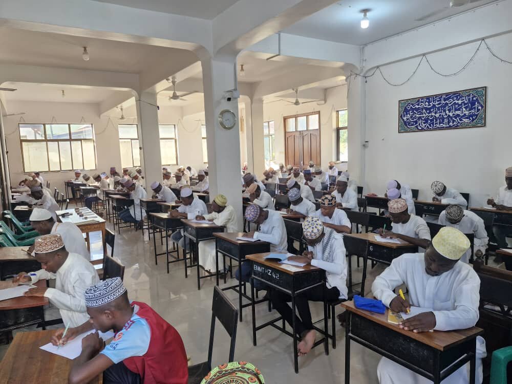 Wanafunzi wa Hawzatul-Qaim (atfs) waanza Mitihani ya Robo ya pili - 2025