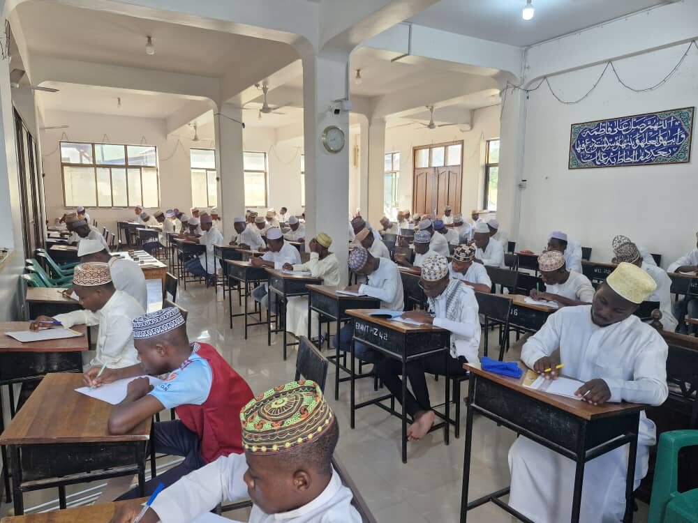 Wanafunzi wa Hawzatul-Qaim (atfs) waanza Mitihani ya Robo ya pili - 2025