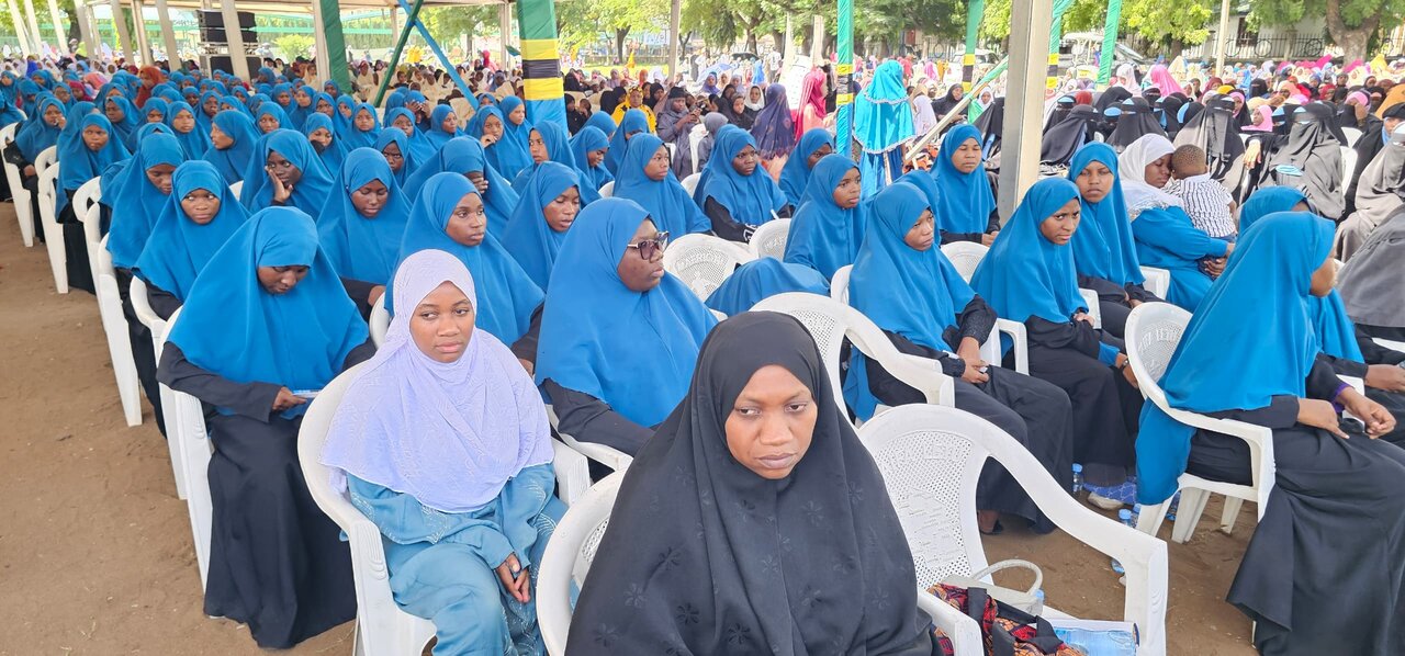 Heshima ya Mwanamke wa Kiislamu Katika Muonekano wa Vazi la Hijabu: Mfano wa Mabinti wa Hawzat Hazrat Zainab (sa), Dar es Salaam – Tanzania