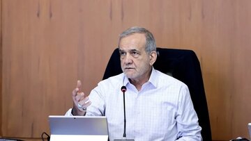 Пеззекиён: Бо ваҳдати дохилӣ Амрико фурсати cуистифода нахоҳад ёфт / Адмирал Сайёрӣ: Душман дар робита ба Эрон дучори муҳосиботи иштибоҳ шуда аст
