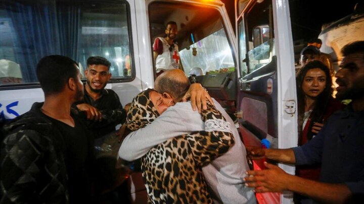 Photos: 10 Palestinian prisoners released from Israeli prisons