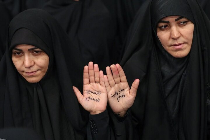 تقرير مصور/ قائد الثورة يلقي كلمة بذكرى الشهيد رئيسي وشهداء الخدمة