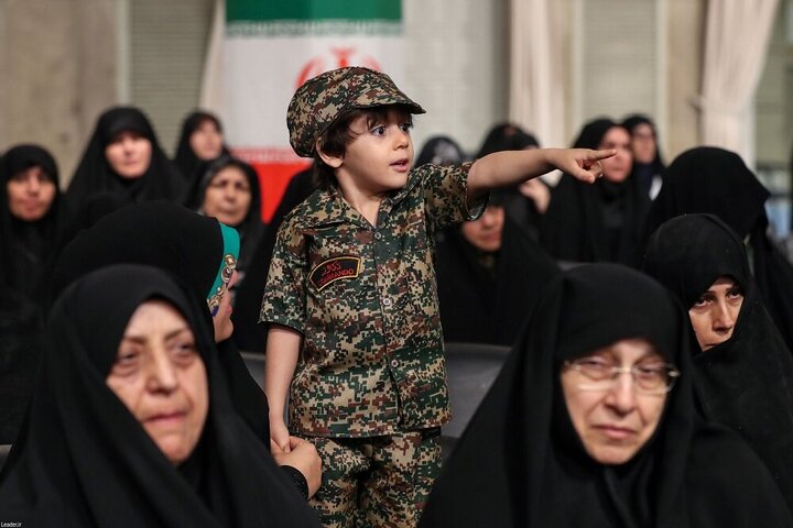 تقرير مصور/ قائد الثورة يلقي كلمة بذكرى الشهيد رئيسي وشهداء الخدمة