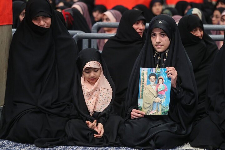 تقرير مصور/ قائد الثورة يلقي كلمة بذكرى الشهيد رئيسي وشهداء الخدمة