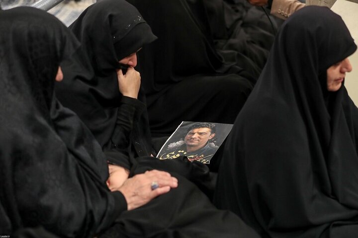 تقرير مصور/ قائد الثورة يلقي كلمة بذكرى الشهيد رئيسي وشهداء الخدمة