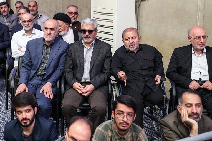 تقرير مصور/ قائد الثورة يلقي كلمة بذكرى الشهيد رئيسي وشهداء الخدمة