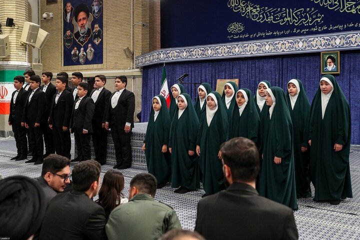 تقرير مصور/ قائد الثورة يلقي كلمة بذكرى الشهيد رئيسي وشهداء الخدمة