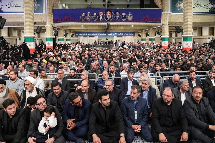 تقرير مصور/ قائد الثورة يلقي كلمة بذكرى الشهيد رئيسي وشهداء الخدمة