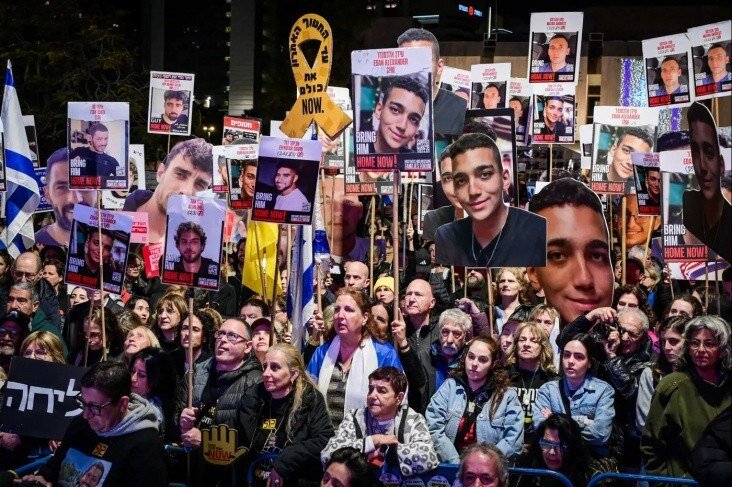 Over 1,000 Israeli academics, officials sign petition to end Gaza war