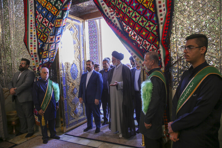 تصاویر| آیین غبارروبی مضجع شریف سیدعلاالدین حسین(ع) با حضور استاندار فارس