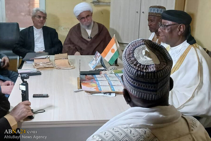Photos: Secretary General of AhlulBayt World Assembly meets with Imam of Grand Mosque of Niamey