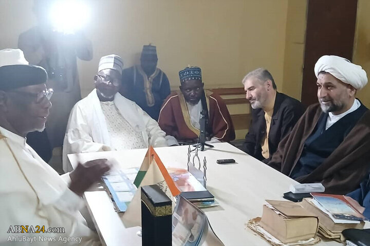 Photos: Secretary General of AhlulBayt World Assembly meets with Imam of Grand Mosque of Niamey