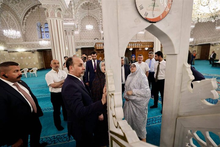 تقرير مصور/ وفد تركي يزور مرقد الإمامين الكاظمين في بغداد (ع)