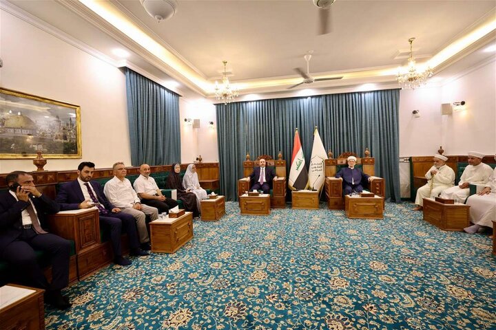 تقرير مصور/ وفد تركي يزور مرقد الإمامين الكاظمين في بغداد (ع)