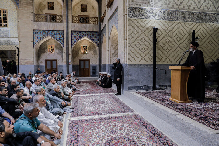 تقرير مصور/ تشرف أصحاب مواكب سامراء بزیارة الحرم الرضوي الشریف