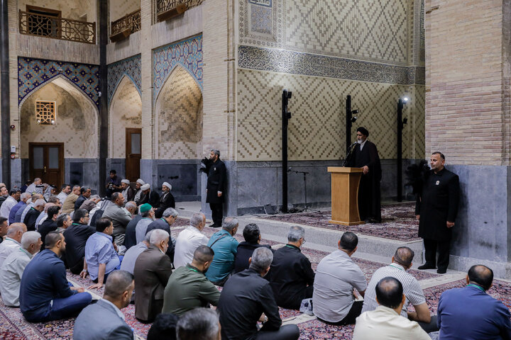 تقرير مصور/ تشرف أصحاب مواكب سامراء بزیارة الحرم الرضوي الشریف