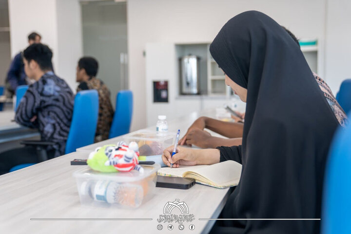 تقرير مصور/ العتبة الحسينية تنظّم جلسة علمية في جامعة جاكرتا الحكومية بهدف تعزيز التواصل القرآني
