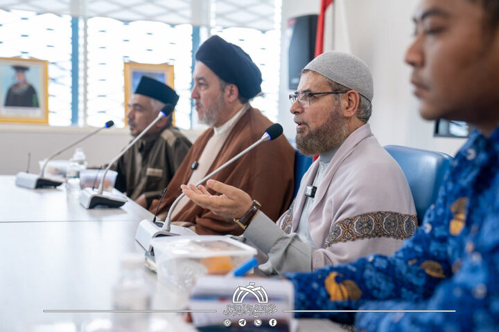 تقرير مصور/ العتبة الحسينية تنظّم جلسة علمية في جامعة جاكرتا الحكومية بهدف تعزيز التواصل القرآني