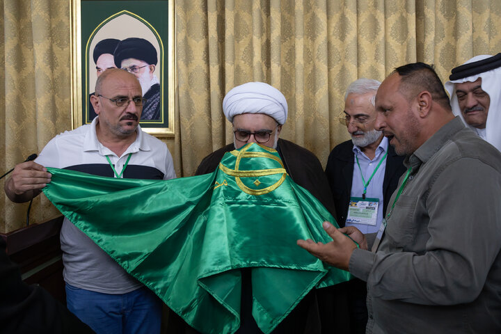 دیدار موکب‌داران سامرا با تولیت آستان قدس رضوی