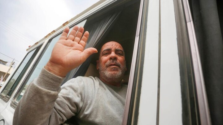 Photos: 13 Palestinian prisoners released from Israeli prisons