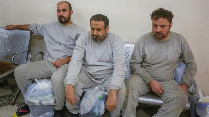 Photos: 13 Palestinian prisoners released from Israeli prisons