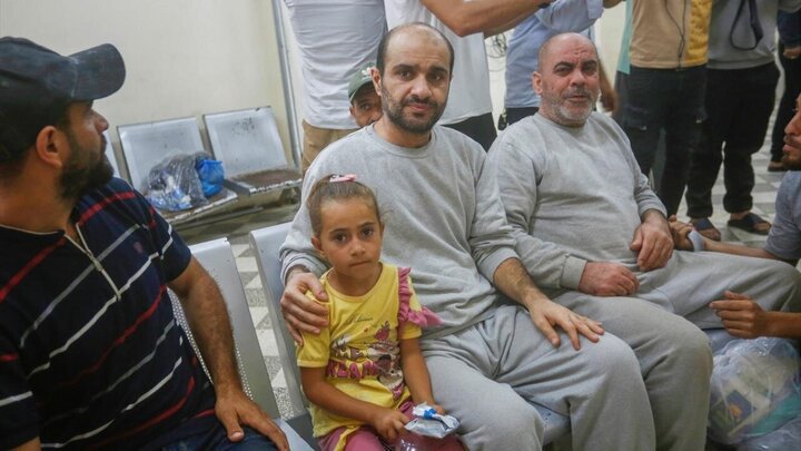 Photos: 13 Palestinian prisoners released from Israeli prisons