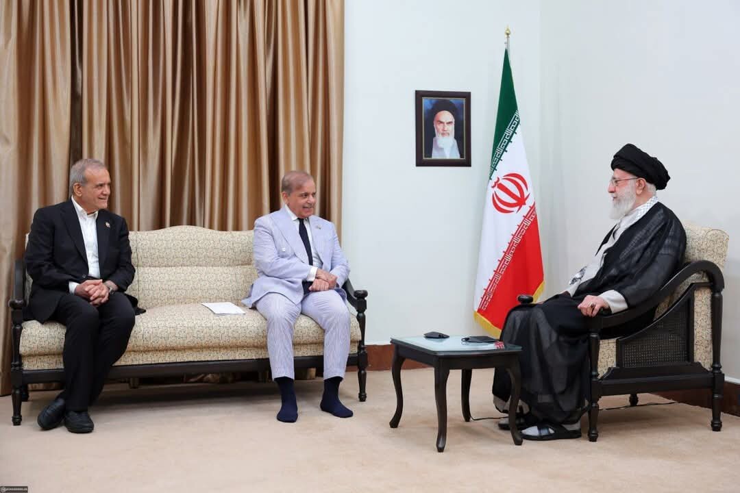 Ayatollah Khamenei: Umoja wa Mataifa ya Kiislamu Ndiyo Njia Pekee ya Kudumisha Usalama wa Umma