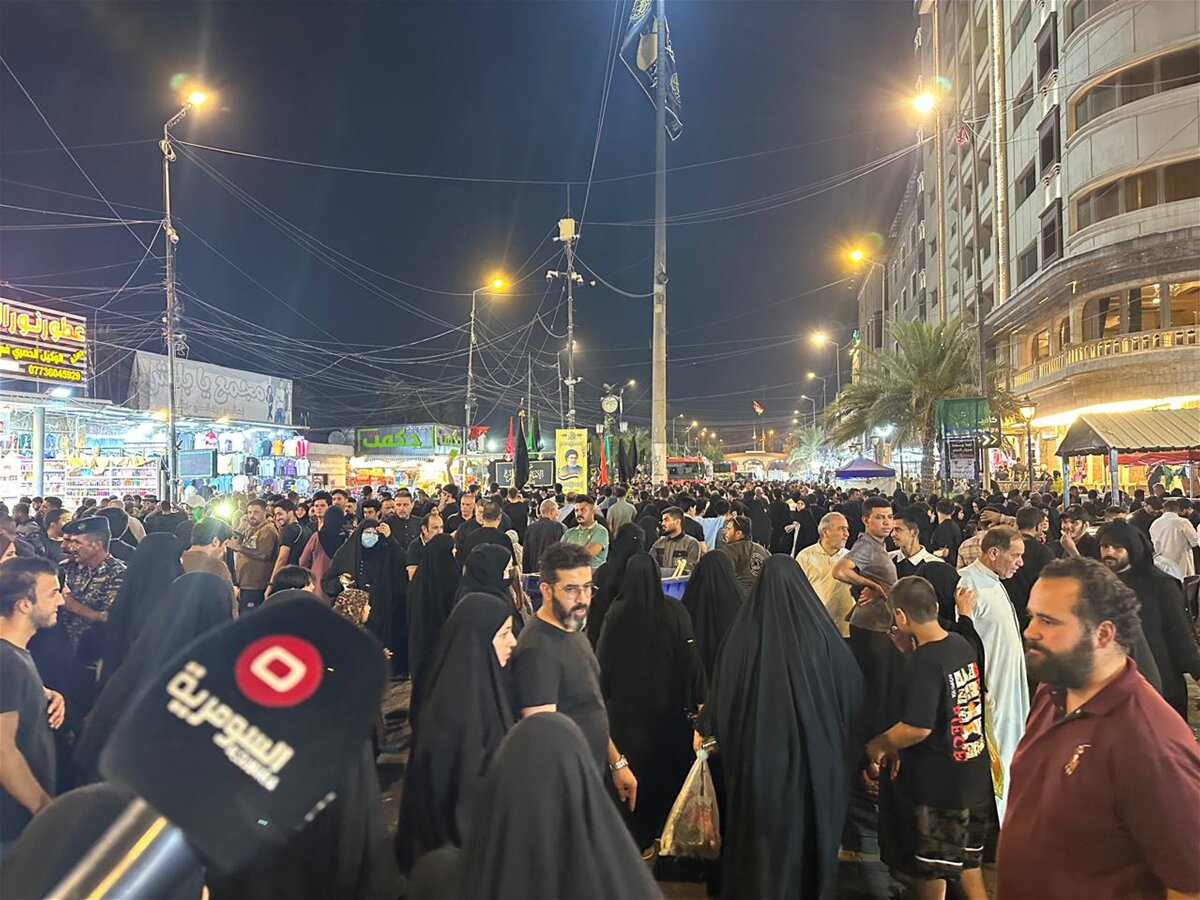 حشود غفيرة تحي ذكرى استشهاد الامام الجواد (ع) في مدينة الكاظمية+(صور)
