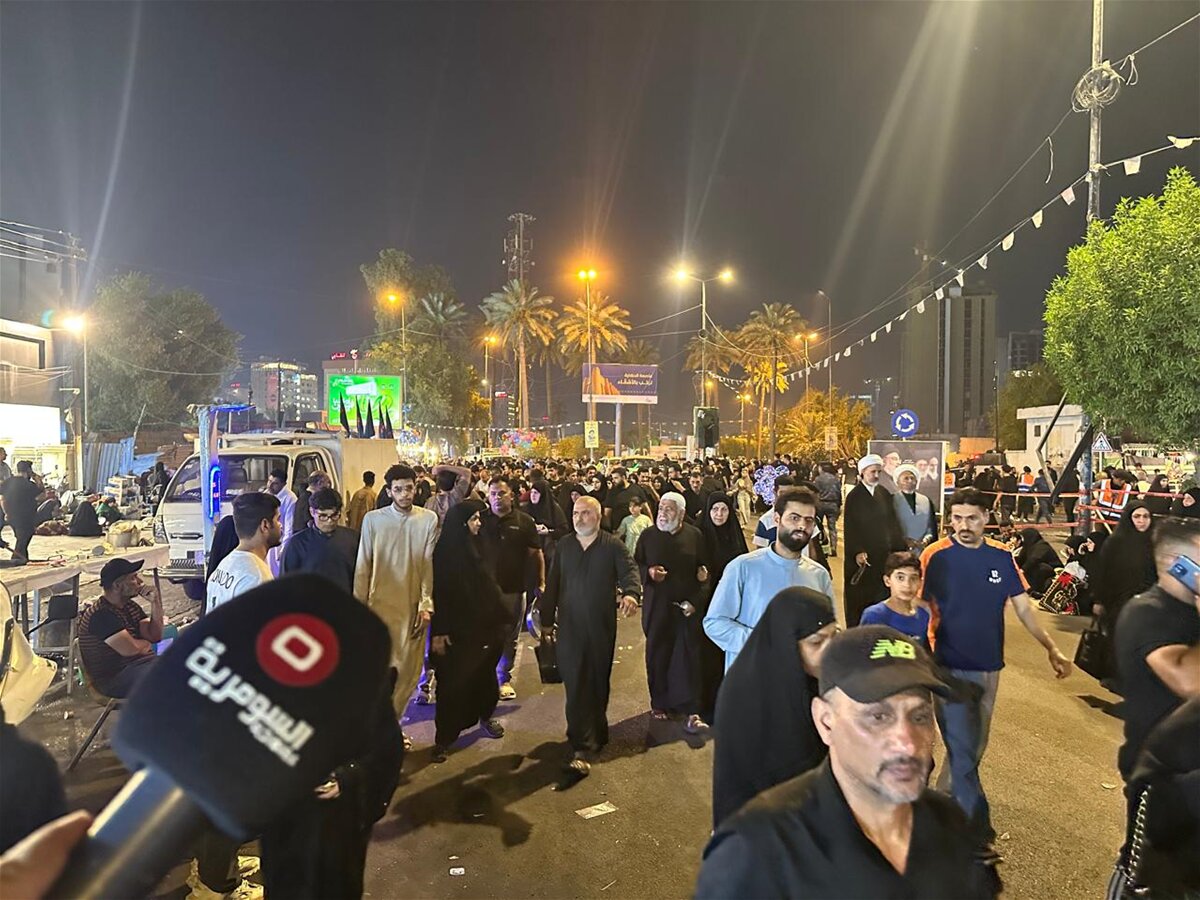 حشود غفيرة تحي ذكرى استشهاد الامام الجواد (ع) في مدينة الكاظمية+(صور)