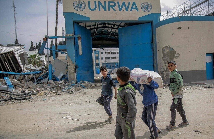 إعدام 4 أشخاص نهبوا شاحنات المساعدات في غزة