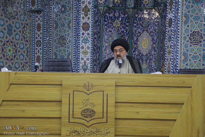 نشست علمی «امام خمینی (س)، حوزه پیشرو و سرآمد و بایسته های فقه کارآمد»