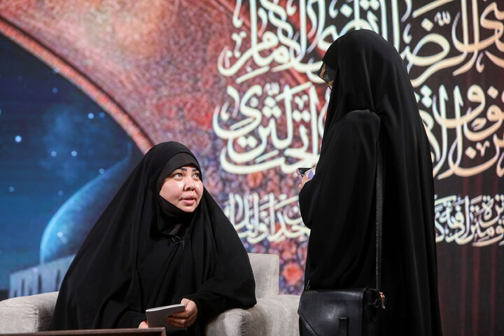 Photos: Australian cultural activist participates in Tawhid Khaneh TV program