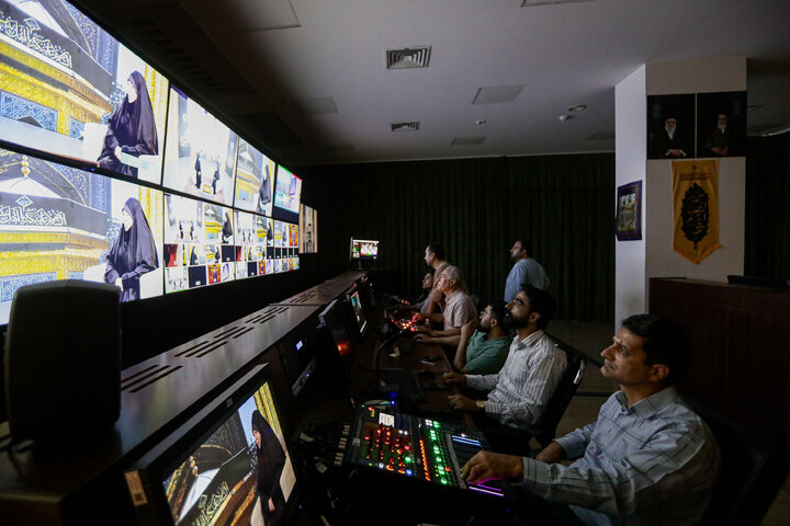 Photos: Australian cultural activist participates in Tawhid Khaneh TV program