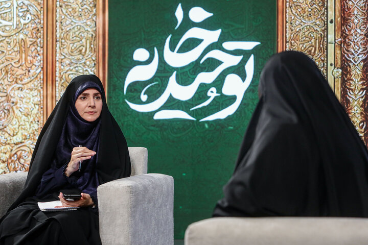 Photos: Australian cultural activist participates in Tawhid Khaneh TV program