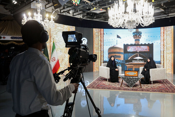 Photos: Australian cultural activist participates in Tawhid Khaneh TV program