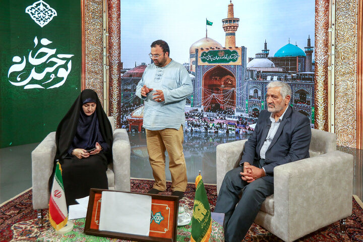 Photos: Australian cultural activist participates in Tawhid Khaneh TV program