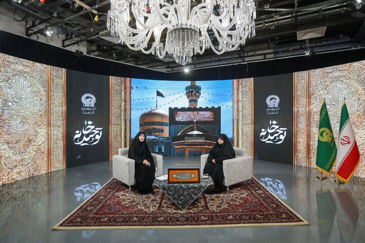 Photos: Australian cultural activist participates in Tawhid Khaneh TV program