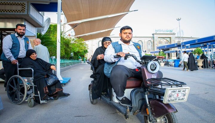 تقرير مصور/ العتبة الحسينية تقدم الخدمات الخاصة للزوار العاجزين