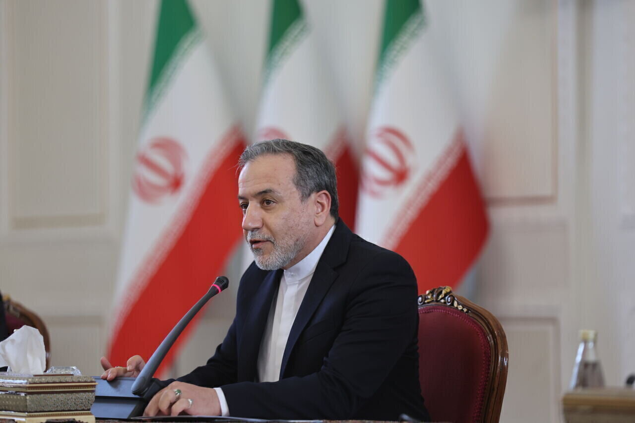 Ang reaksyon ni Araqchi sa kanyantg paninindigan ng Britanya sa "zero enrichment" sa Iranian Uranium