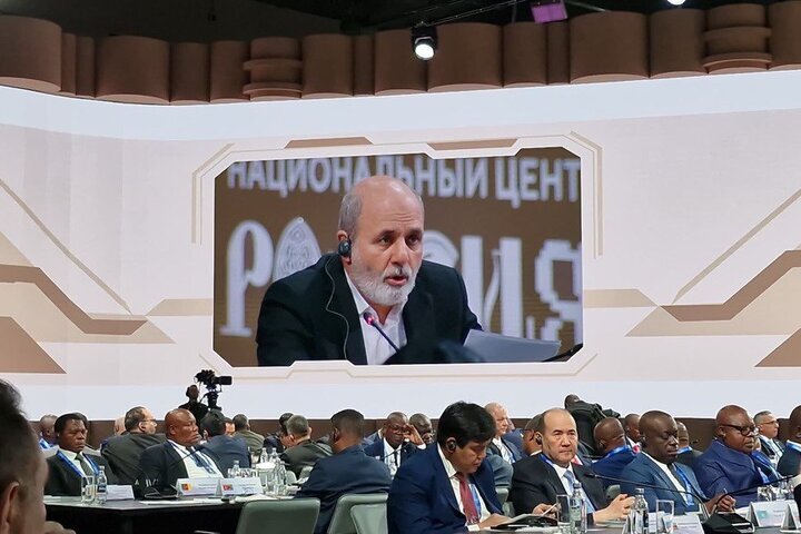 ئێران لەگەڵ خۆبەدەستەوەدان و خۆبەسەردا سەپاندن نییە