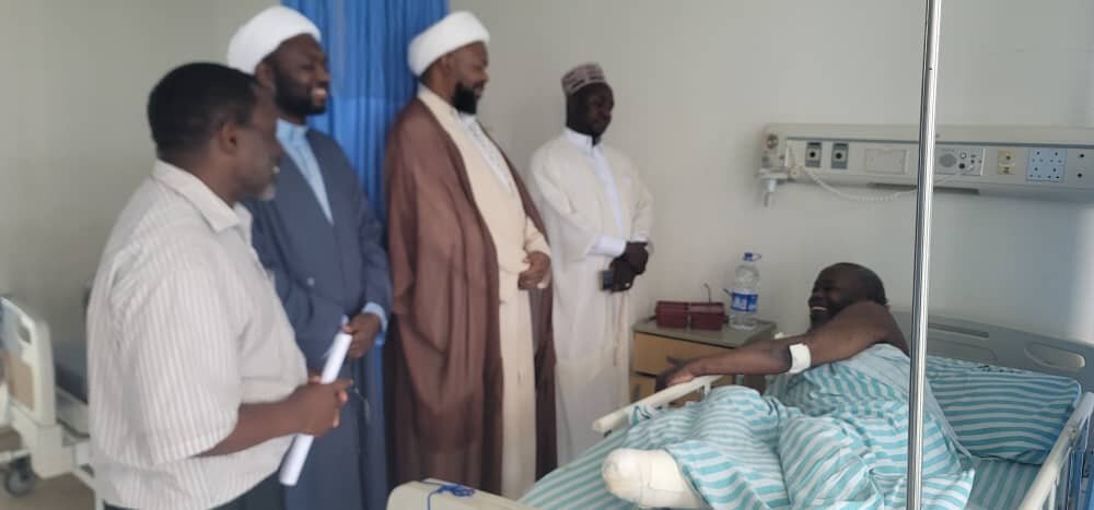 Ziara ya Maulana Sheikh Jalala Hospitali ya Mloganzila kumtembelea Sheikh Mbelango Allah aimarishe Afya yake