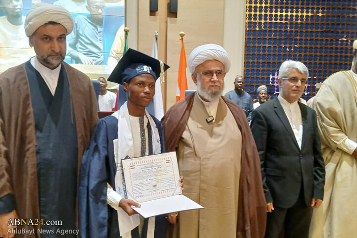 آيين فارغ‌التحصیلی دانشجویان جامعة المصطفي نیجر با حضور دبیرکل مجمع جهانی اهل‌بیت(ع)