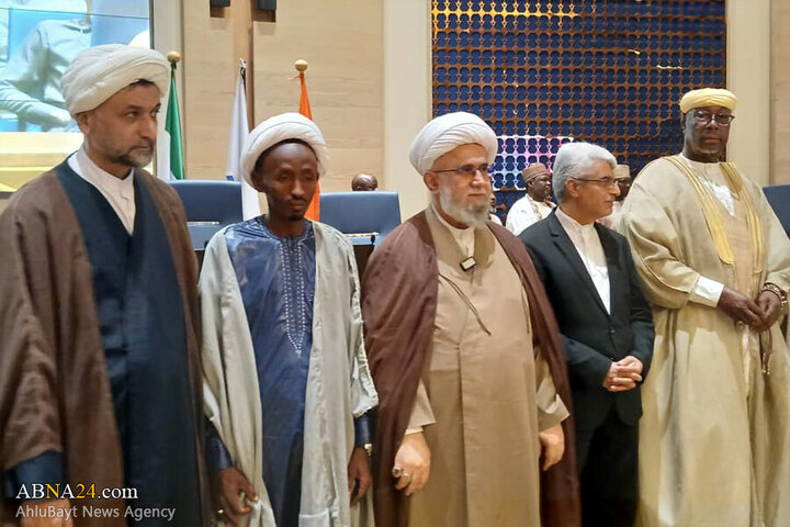 تقرير مصور/ الأمين العام للمجمع العالمي لأهل البيت (ع) يشارك في حفل تتويج مجموعة طلاب بالعمامة في النيجر