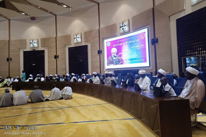 تقرير مصور/ حضور آية الله رمضاني في مؤتمرٌ واسع  للمبلغين وخريجي الجامعات الإسلامية في النيجر