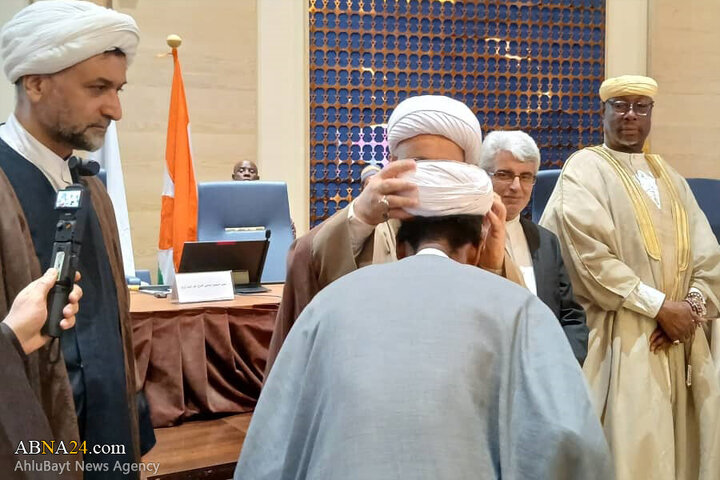 Photos: Turban-wearing ceremony for Seminary students from Niger held by Ayatollah Ramazani