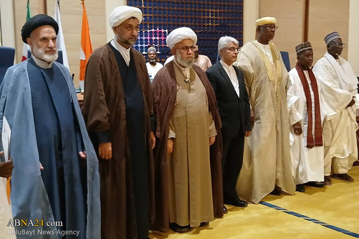 Photos: Turban-wearing ceremony for Seminary students from Niger held by Ayatollah Ramazani